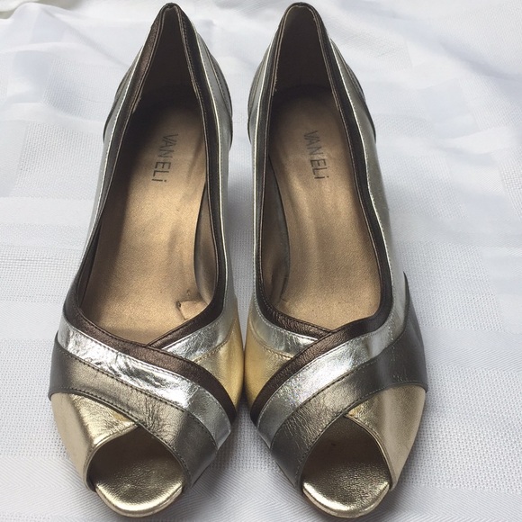 Shoes - Picture 1 of 2